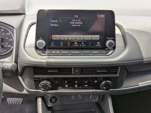 Used 2026 Nissan Rogue S FWD image 65