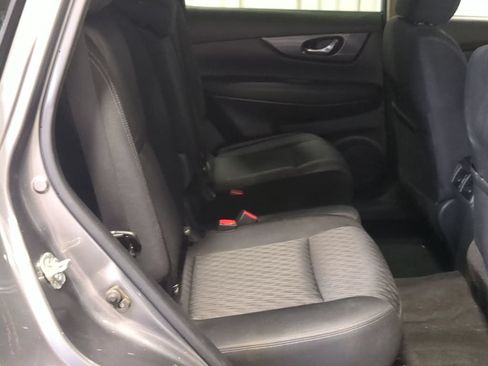 Used 2017 Nissan Rogue SV AWD/4WD image 23