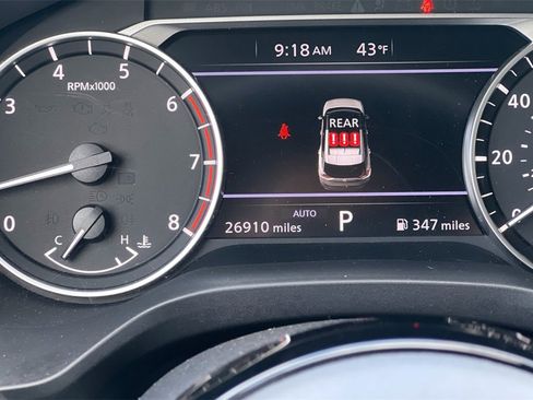 Used 2023 Nissan Rogue SV image 29