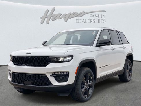 New 2025 Jeep Grand Cherokee Limited w/ Black Appearance Package image 7