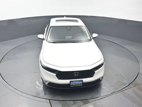 Used 2023 Honda Accord EX image 40