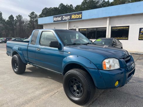Used 2003 Nissan Frontier SVE image 1
