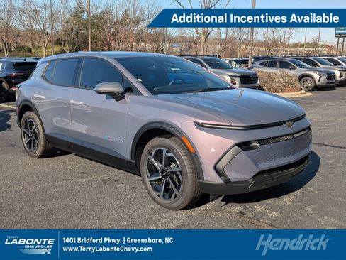 New 2026 Chevrolet Equinox EV LT image 1