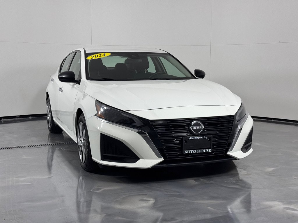 Used 2024 Nissan Altima 2.5 S FWD image 3