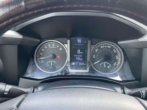 Used 2019 Toyota Tacoma SR5 image 29