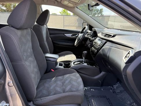 Used 2016 Nissan Rogue S AWD/4WD image 18