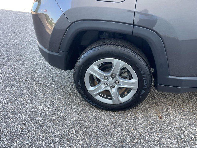 Used 2023 Jeep Compass Latitude w/ Convenience Group AWD/4WD image 9