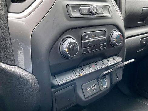 Certified 2022 Chevrolet Silverado 1500 Custom RWD image 32