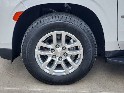 Used 2022 Chevrolet Suburban LT image 10