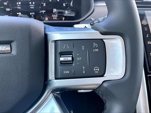 Certified 2026 Land Rover Discovery Limited Edition AWD/4WD image 20