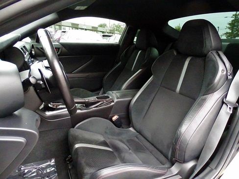 Used 2023 Toyota GR86 Premium w/ ALL Weather Mat Package (TMS) RWD image 20