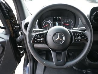 Used 2023 Mercedes-Benz Sprinter 2500 video 2