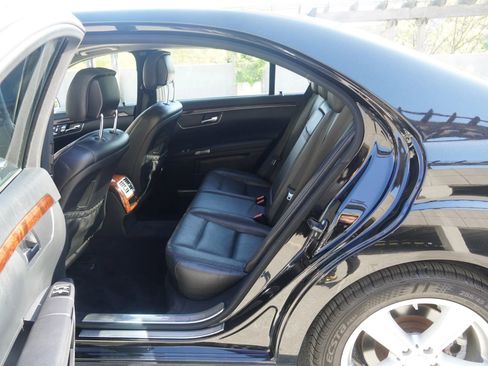 Used 2010 Mercedes-Benz S 550 4MATIC image 23