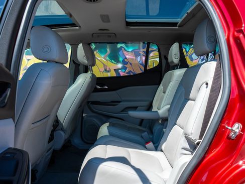 Used 2019 GMC Acadia SLT w/ LPO, Cargo Package FWD image 35