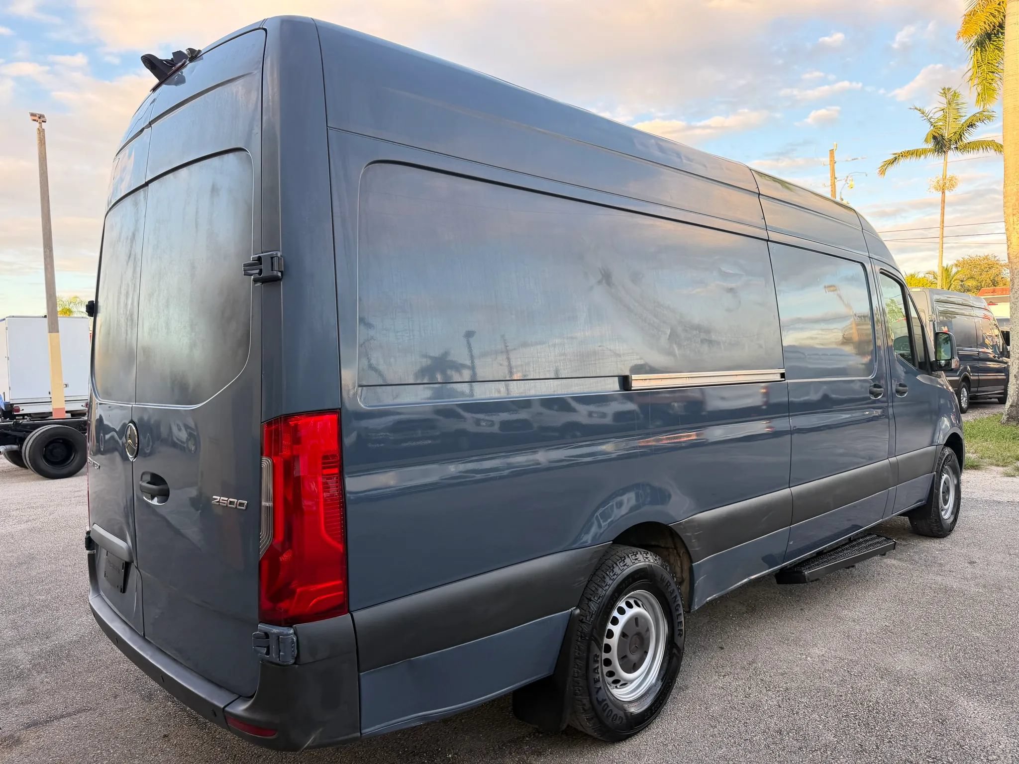 Used 2019 Mercedes-Benz Sprinter 2500 170 Extended Cargo image 8