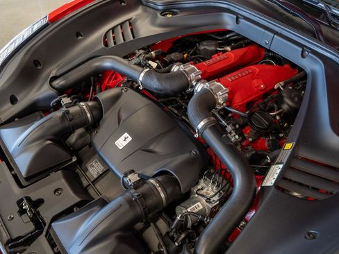 Used 2017 Ferrari California T image 30