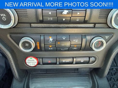Used 2016 Ford Mustang Convertible RWD image 12