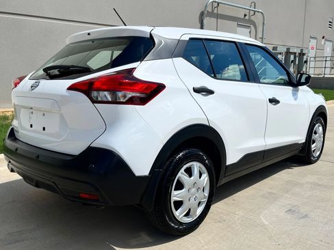 Used 2020 Nissan Kicks S FWD image 7