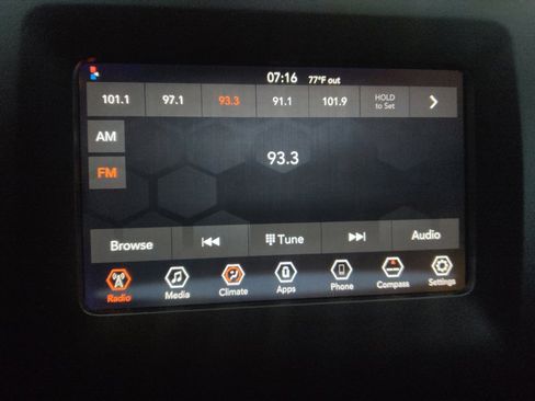 Used 2019 Jeep Cherokee Latitude w/ Popular Appearance Group FWD image 25