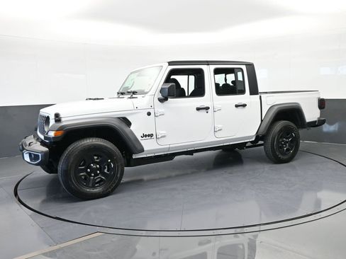 New 2026 Jeep Gladiator Sport image 2