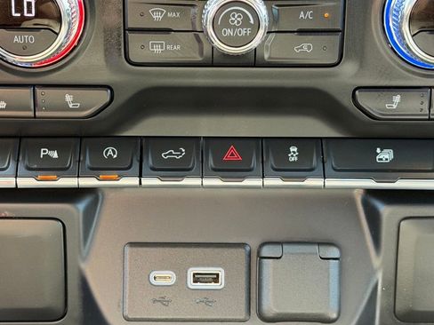 Used 2021 GMC Sierra 1500 Elevation w/ Driver Alert Package I AWD/4WD image 16