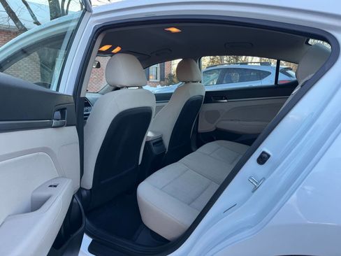 Used 2018 Hyundai Elantra SEL image 18