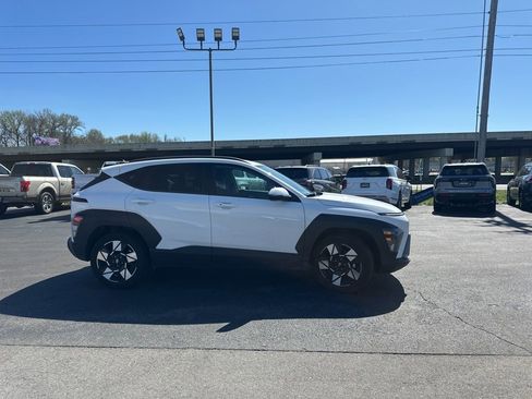 Used 2025 Hyundai Kona SEL image 4