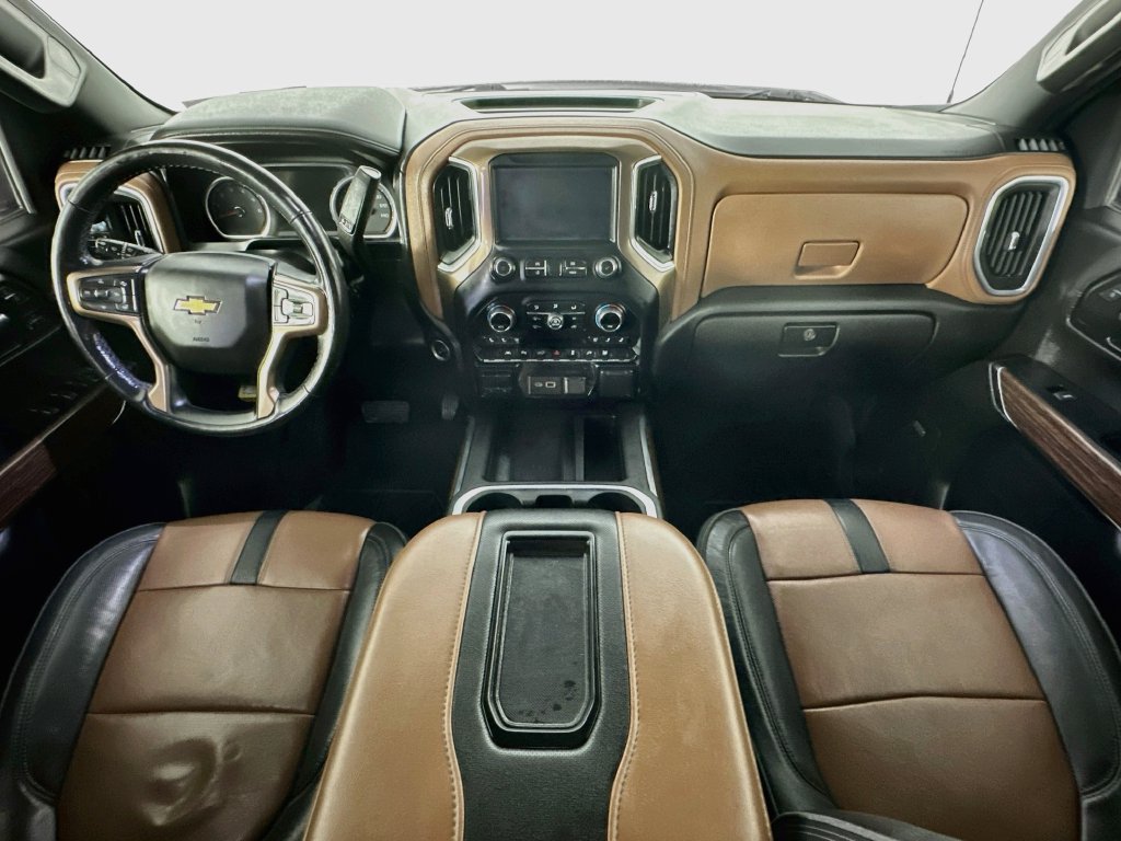 Used 2022 Chevrolet Silverado 1500 High Country w/ Technology Package AWD/4WD image 10
