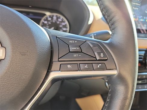 Used 2025 Nissan Sentra SV w/ SV Premium Package image 20