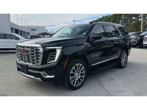 Certified 2025 GMC Yukon Denali image 4