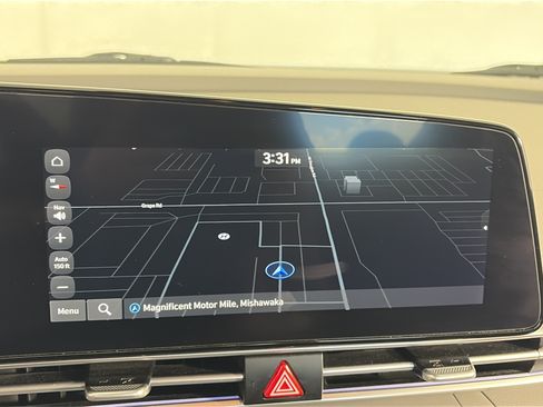 Used 2024 Hyundai Elantra SEL FWD image 18