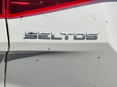Used 2023 Kia Seltos S w/ Navigation Package AWD/4WD image 39