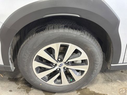 Certified 2025 Subaru Outback Premium image 9