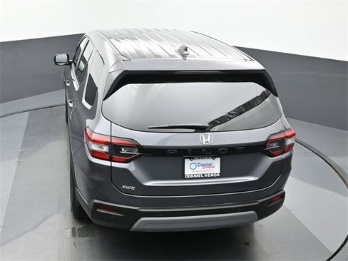 Used 2025 Honda Pilot EX-L image 16