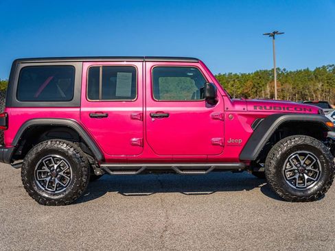 Used 2024 Jeep Wrangler Unlimited Rubicon w/ Technology Group image 8