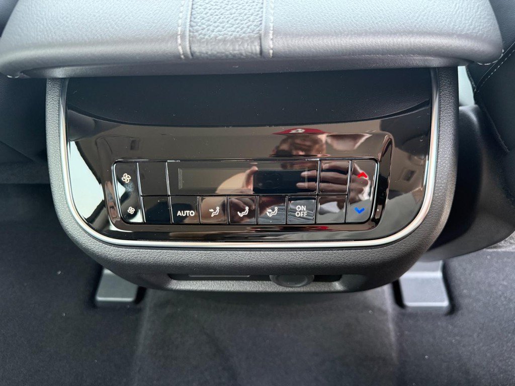 Used 2026 Nissan Armada SV AWD/4WD image 6