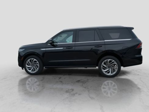 Used 2025 Lincoln Navigator Reserve AWD/4WD image 5