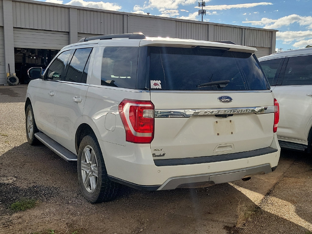 Used 2020 Ford Expedition XLT w/ Equipment Group 202A AWD/4WD image 3