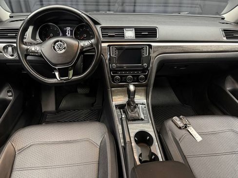 Used 2016 Volkswagen Passat 1.8T SE w/ Lighting Package (P06) FWD image 18