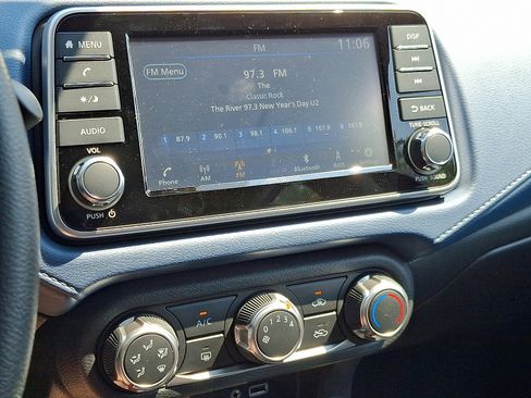 New 2025 Nissan Versa SV w/ Electronics Package image 8