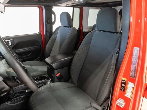 Used 2024 Jeep Wrangler Unlimited Sport AWD/4WD image 9