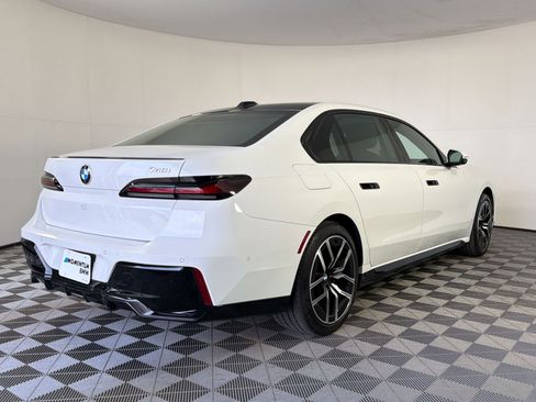 Used 2024 BMW 740i RWD image 8