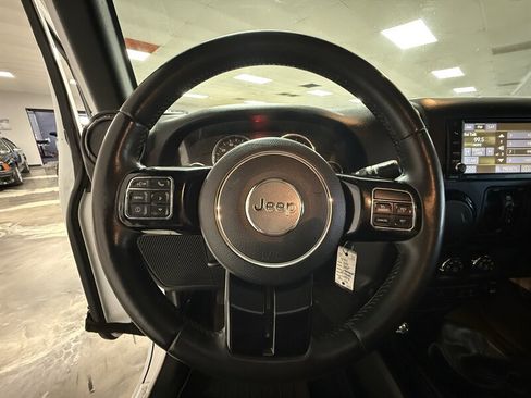 Used 2015 Jeep Wrangler Unlimited Sahara AWD/4WD image 22