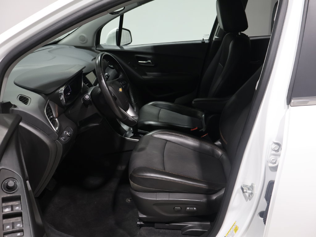 Used 2019 Chevrolet Trax LT w/ LT Convenience Package AWD/4WD image 10