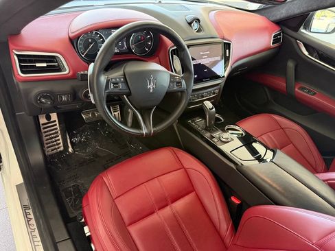 Certified 2022 Maserati Ghibli Modena RWD image 12