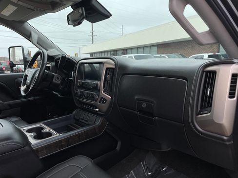 Used 2016 GMC Sierra 3500 Denali w/ Duramax Plus Package image 39