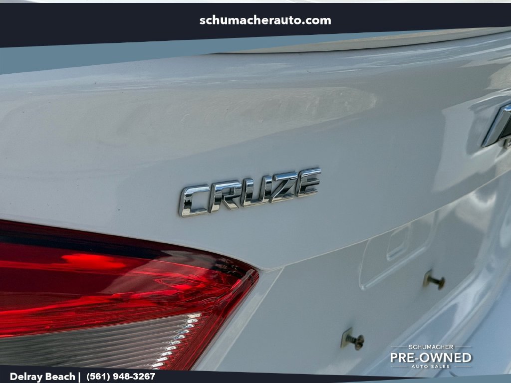 Used 2019 Chevrolet Cruze LT w/ RS Package FWD image 14