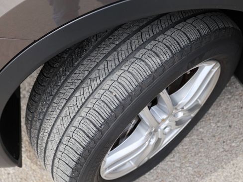 Used 2016 Porsche Cayenne image 26