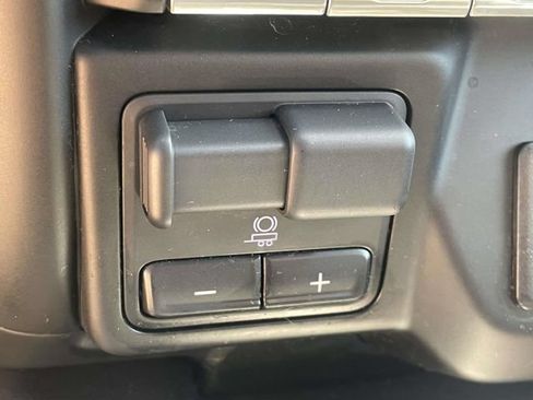 Used 2022 Chevrolet Silverado 2500 LTZ w/ LTZ Premium Package AWD/4WD image 22