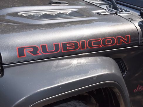 Used 2023 Jeep Gladiator Rubicon w/ Cold Weather Group AWD/4WD image 40